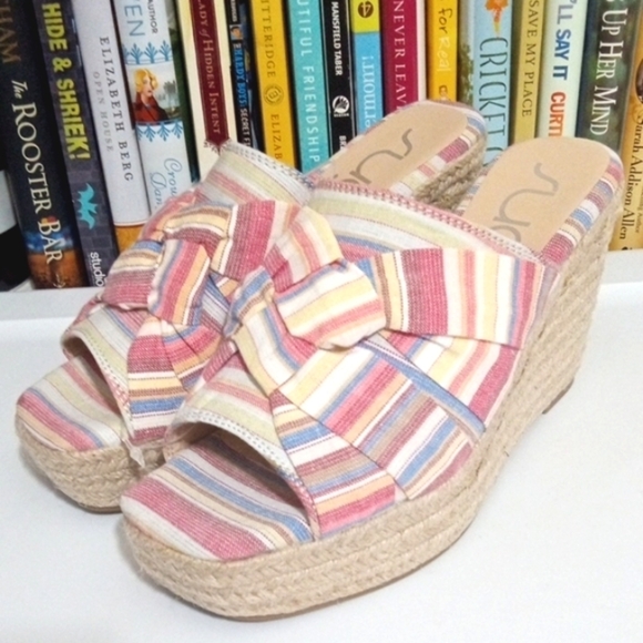 SUGAR MULTICOLOR STRIPE WOVEN WEDGE HEEL SANDAL SIZE 7.5 NWT - Picture 9 of 9